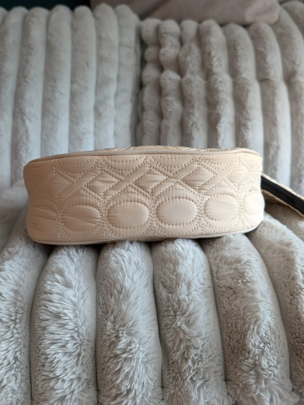 XOXO Women's Quilted Crescent Shoulder Bag in Cream - Picture 4 of 7